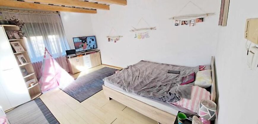 Eladó családi ház, Szenna