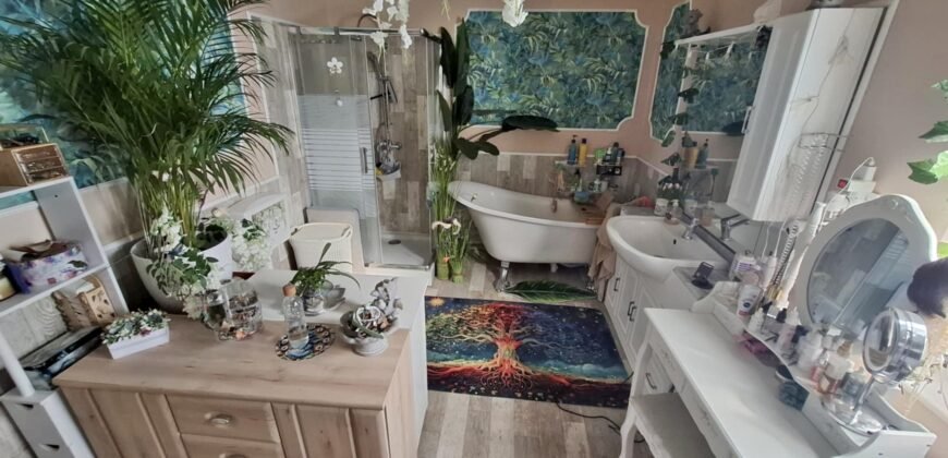 Kaposvártól 8 km Kaposmérőben család ház eladó!