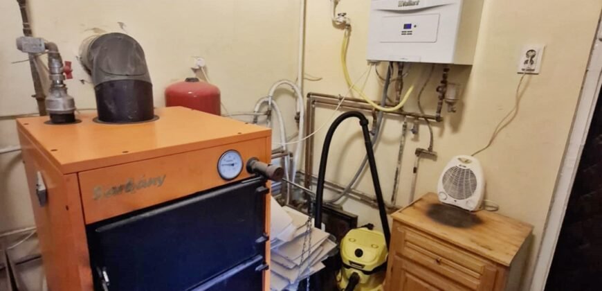 Kaposvártól 8 km Kaposmérőben család ház eladó!