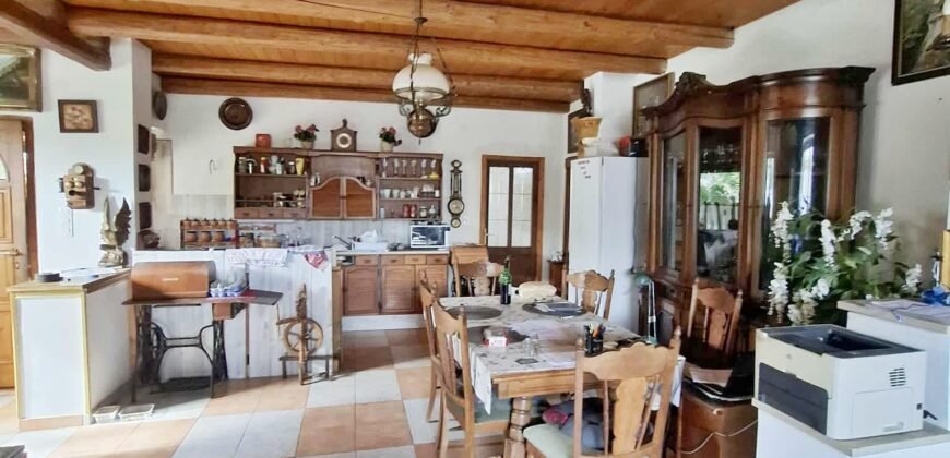 Kaposmérőben eladó tágas, felújított családi ház nagy telekkel, garázzsal és borospincével!