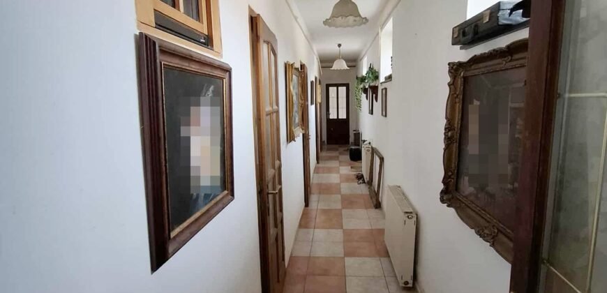 Kaposmérőben eladó tágas, felújított családi ház nagy telekkel, garázzsal és borospincével!