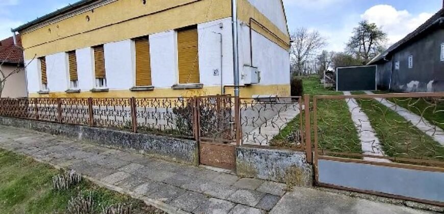 Kaposvártól 16 km  Várda !