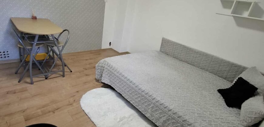 Kaposvár szívében minigarzon eladó!