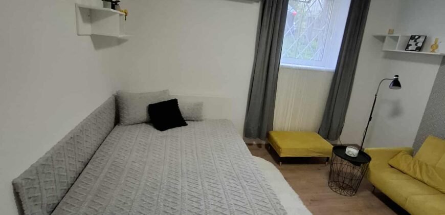 Kaposvár szívében minigarzon eladó!