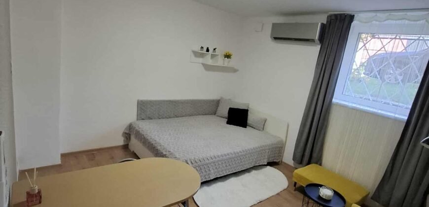 Kaposvár szívében minigarzon eladó!