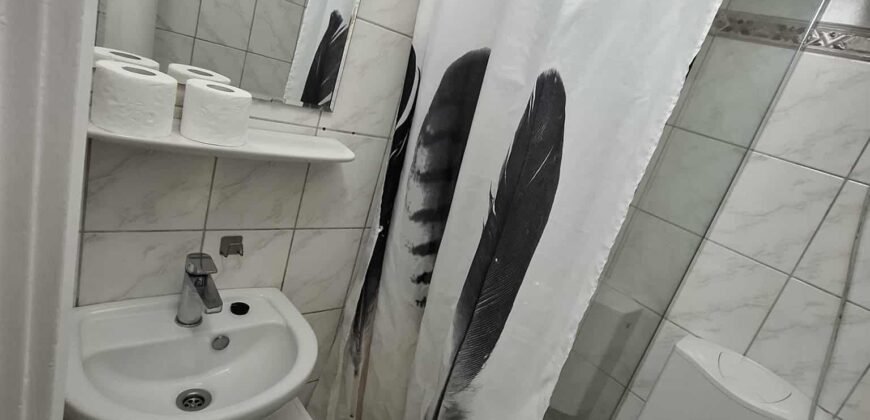 Kaposvár szívében minigarzon eladó!