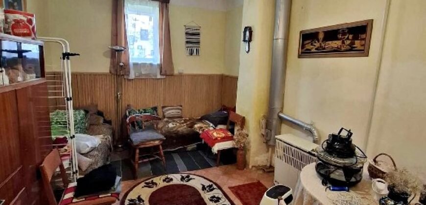 Kaposvártól 16 km  Várda !