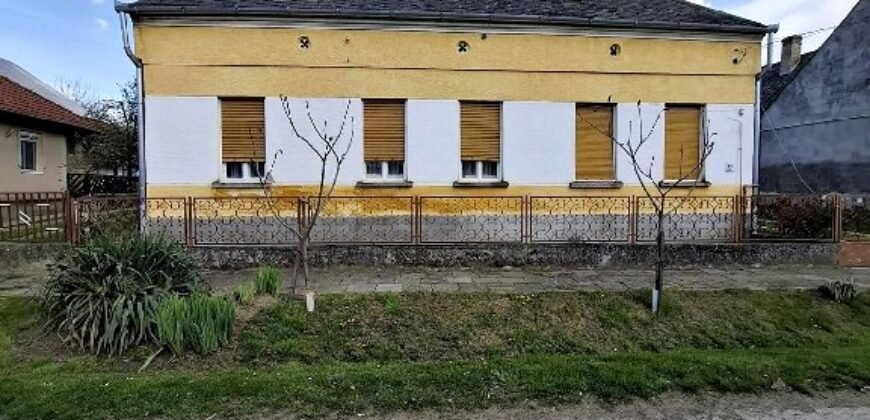 Kaposvártól 16 km  Várda !