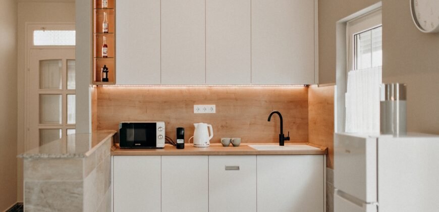 Dombóvár-Gunaras Otthon és vállalkozás egyben !