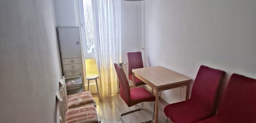 Kaposvár kedvelt részén első emeleti lakás eladó!