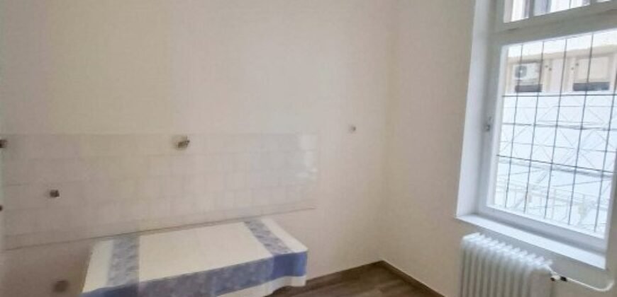 Kaposvár Belvárosában kiadó lakás !