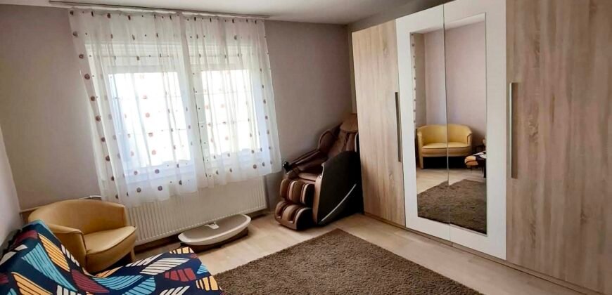 Kaposvár csendes utcájában egy igazi Otthon várja új tulajdonosait!