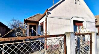 Csoma! Kaposvár és Dombóvár között családi ház eladó!