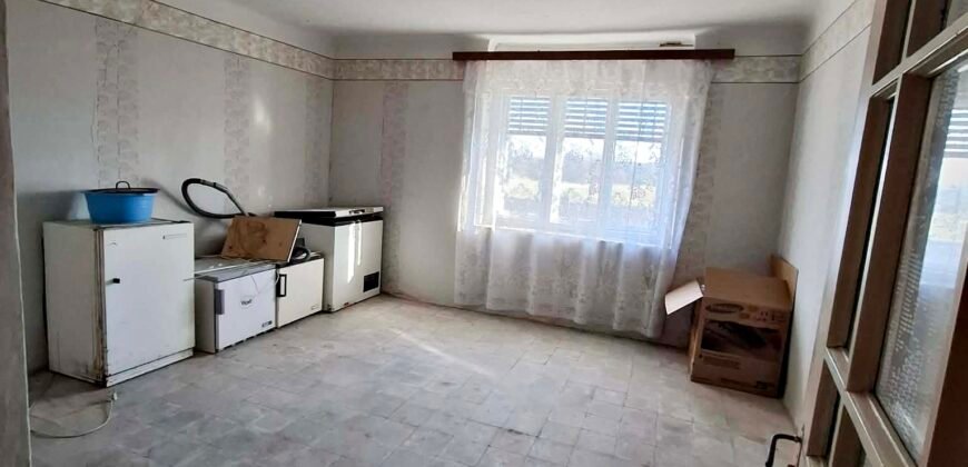 Csoma! Kaposvár és Dombóvár között családi ház eladó!