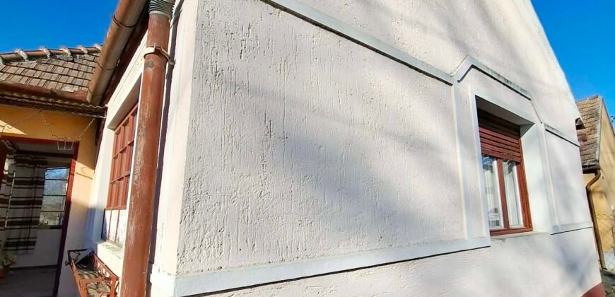 Csoma! Kaposvár és Dombóvár között családi ház eladó!