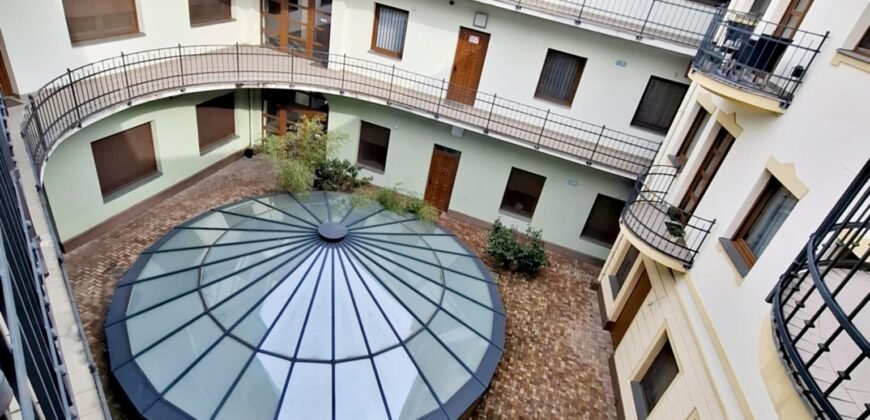 Impozáns lakás Kaposvár belvárosában!