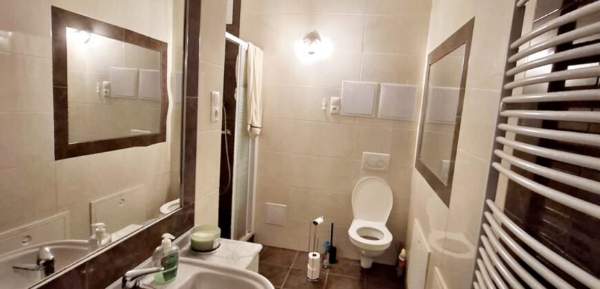 Impozáns lakás Kaposvár belvárosában!