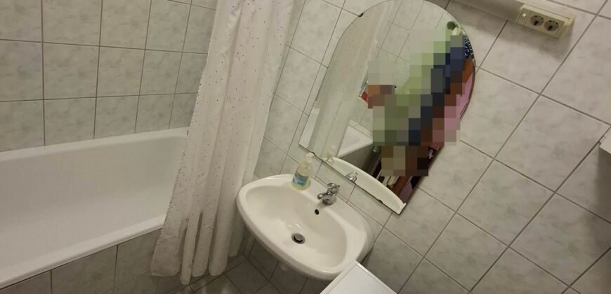 Kaposvár! Arany János téren eladó lakás!